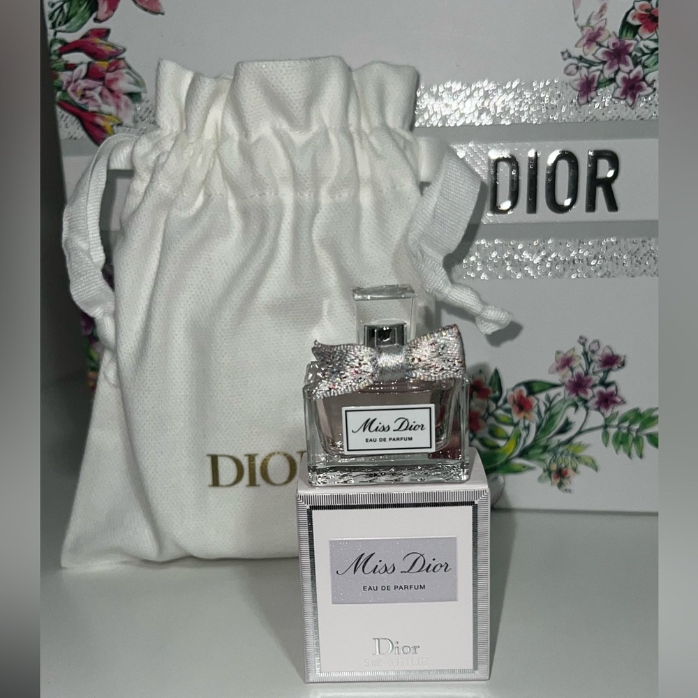 MISS DIOR Eau De Parfum Mini BY DIOR 0.17 FL OZ / 5 ML EDP Travel Size - Picture 2 of 2